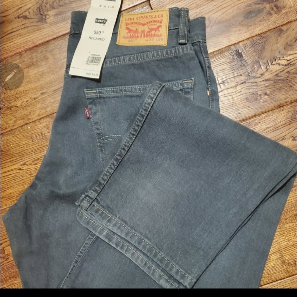 Men Levi 550 jeans NWT Sz 33/36